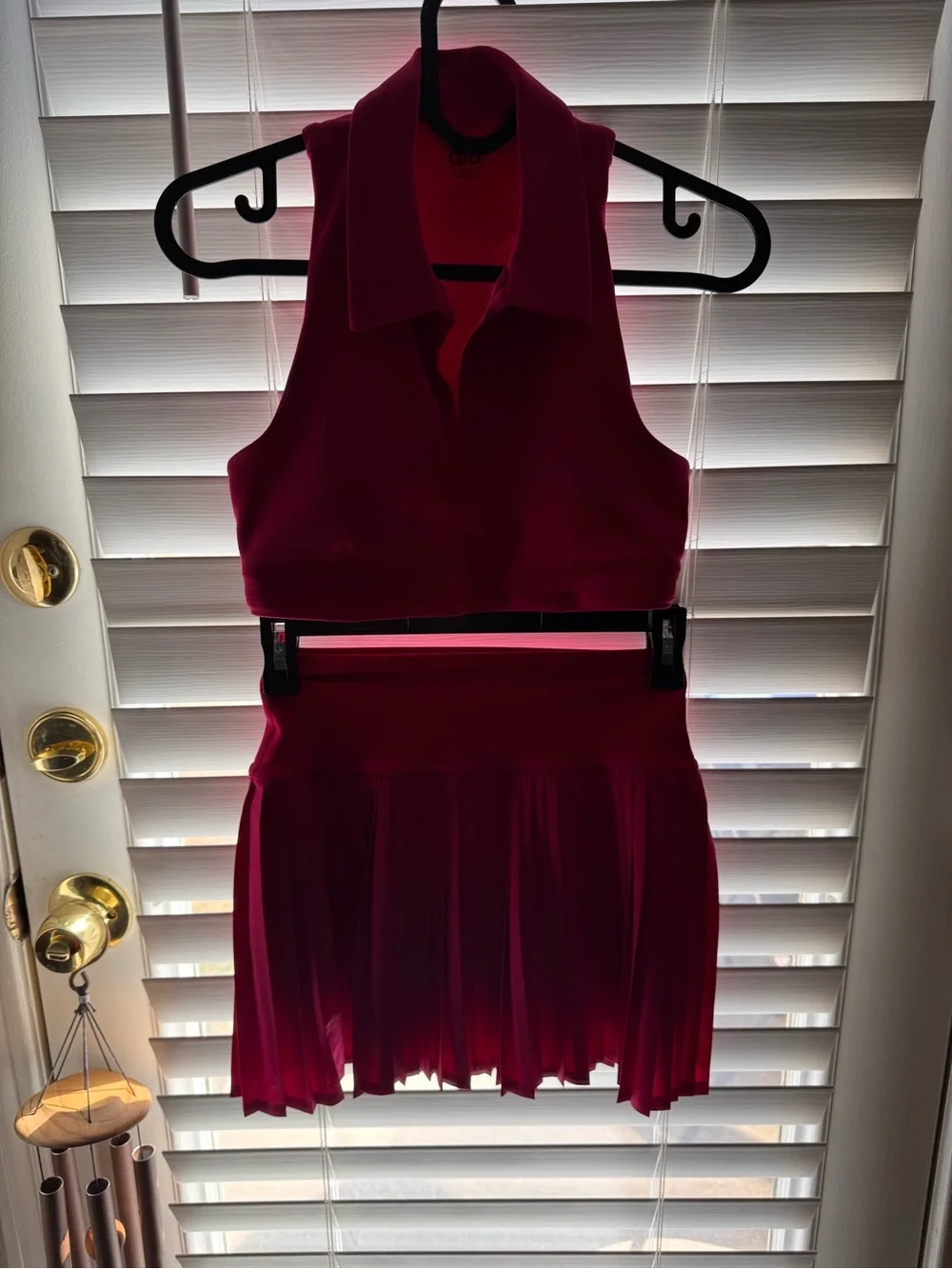 ALO Yoga Hot Pink Sleeveless Collared Pleated Skirt Set